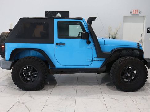 Used 2017 Jeep Wrangler Sport AWD/4WD image 2