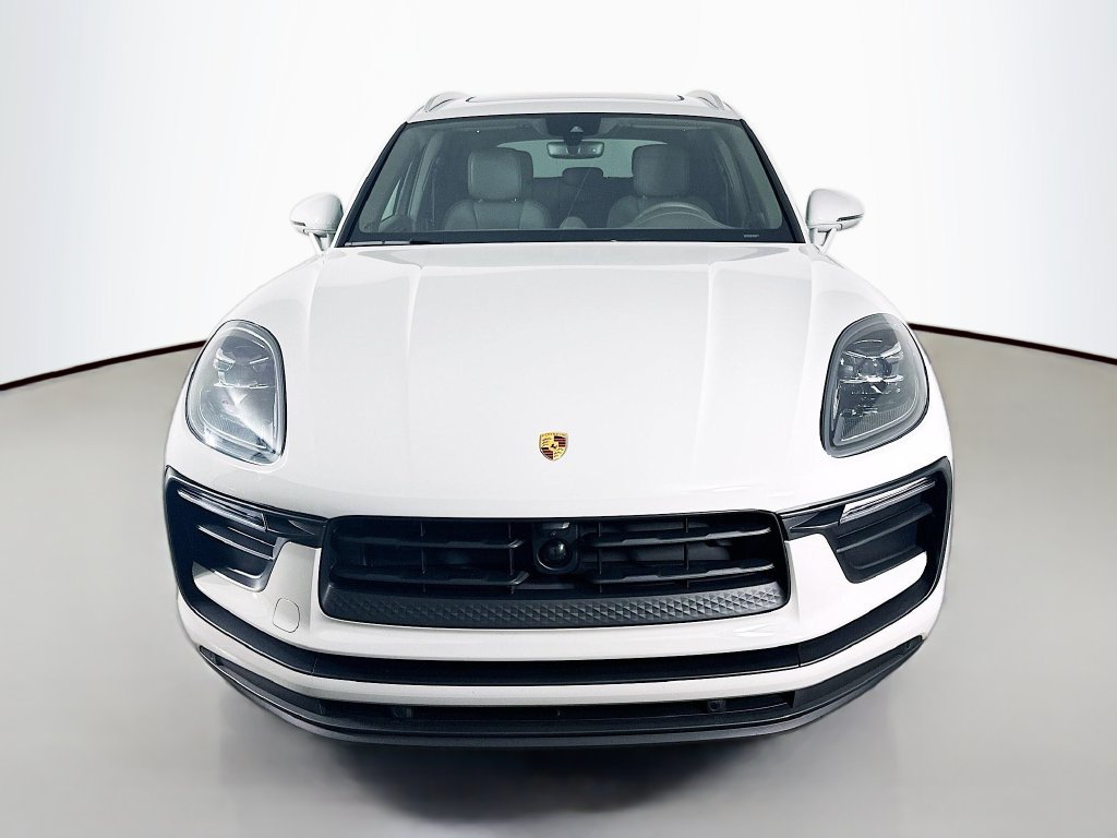 Certified 2026 Porsche Macan Turbo AWD/4WD image 6