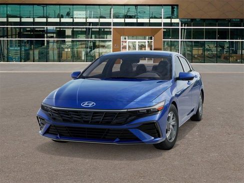 New 2026 Hyundai Elantra SE image 6