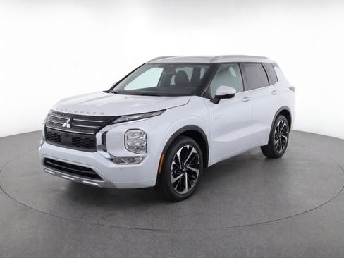 Used 2023 Mitsubishi Outlander SEL AWD/4WD image 2