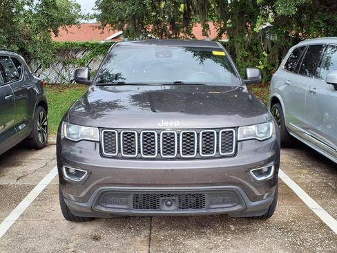 Used 2021 Jeep Grand Cherokee Laredo AWD/4WD image 2
