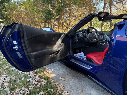Used 2018 Chevrolet Corvette Stingray Convertible image 49