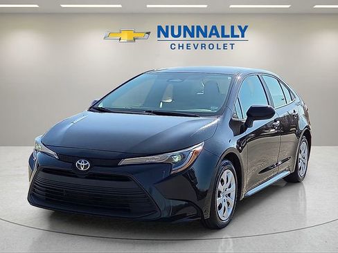 Used 2024 Toyota Corolla LE image 1