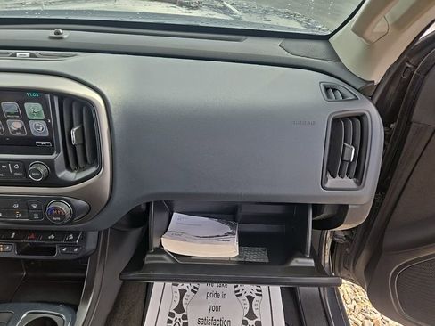 Used 2017 Chevrolet Colorado Z71 image 36