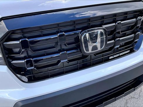 Used 2025 Honda Ridgeline Black Edition image 30