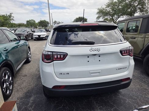 Used 2025 Jeep Compass Limited image 5