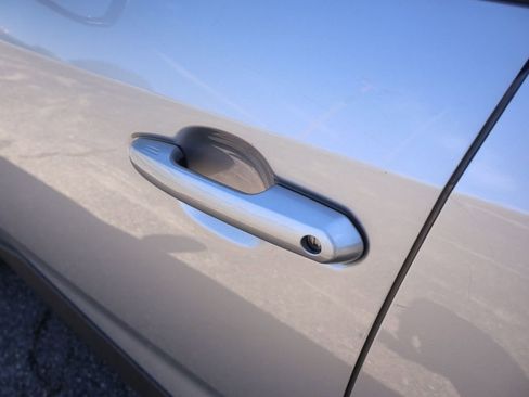 Used 2024 Toyota RAV4 XLE FWD image 15