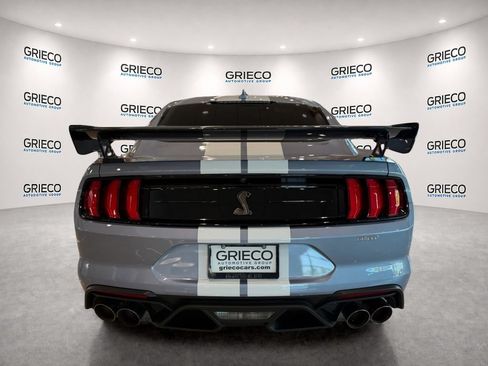 Used 2022 Ford Mustang Shelby GT500 w/ Carbon Fiber Track Pack RWD image 5