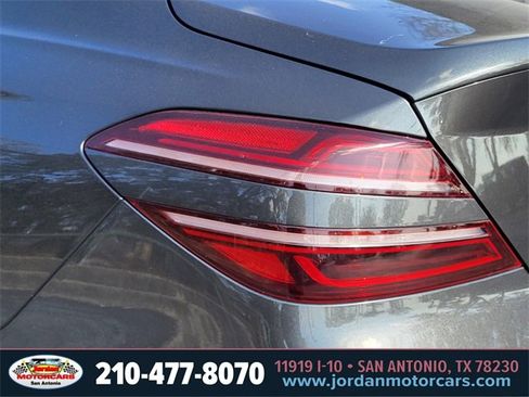 Used 2022 Genesis G70 3.3T image 9