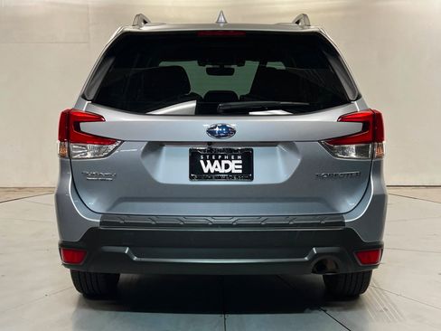 Used 2021 Subaru Forester Premium AWD/4WD image 5