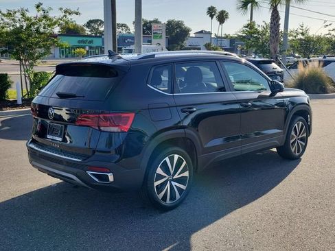 Certified 2023 Volkswagen Taos SE FWD image 4