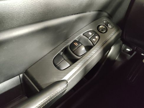 Used 2024 Nissan Altima 2.5 SV image 27