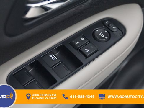 Used 2019 Honda HR-V LX image 17