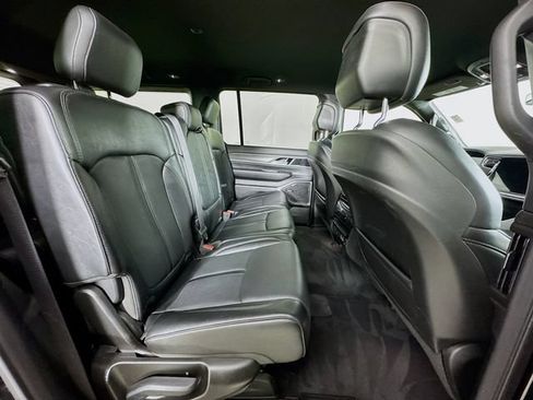 Used 2024 Jeep Wagoneer Series II w/ Flexible Seating Group AWD/4WD image 29