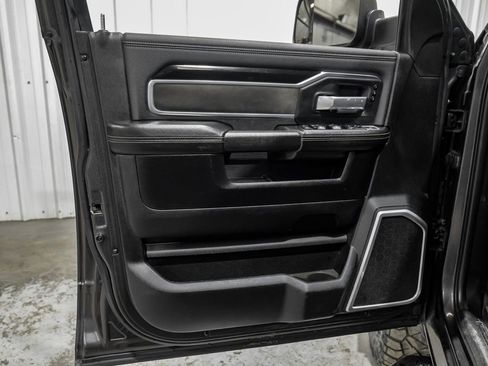 Used 2020 RAM 3500 Laramie w/ Night Edition image 42