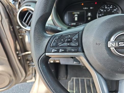 Used 2022 Nissan Kicks SV FWD image 13