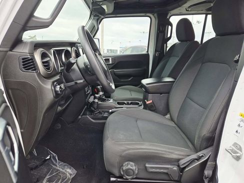Used 2018 Jeep Wrangler Unlimited Sport image 11