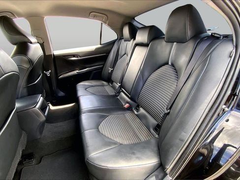 Used 2021 Toyota Camry SE FWD image 20