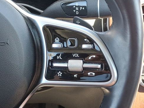 Used 2022 Mercedes-Benz GLC 300 4MATIC image 23