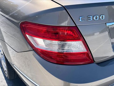 Used 2009 Mercedes-Benz C 300 4MATIC Sedan image 27