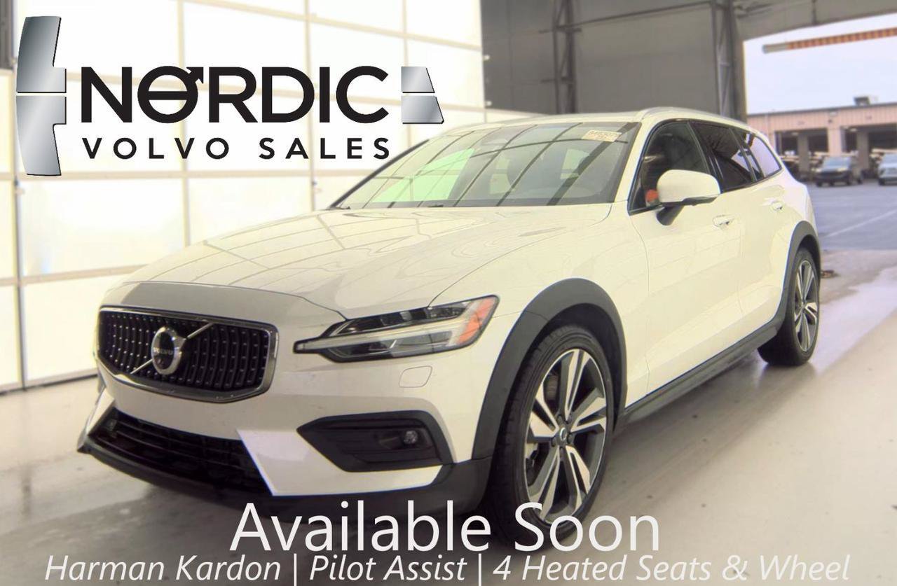 Used 2025 Volvo V60 B5 Cross Country Plus AWD/4WD image 1