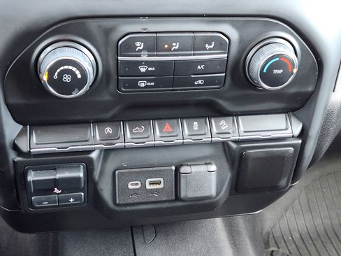 Used 2021 Chevrolet Silverado 1500 Custom Trail Boss w/ Midnight Edition image 18