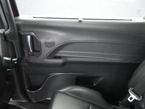 Used 2021 Toyota Sienna XSE FWD image 33