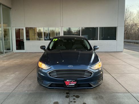 Used 2019 Ford Fusion S image 2