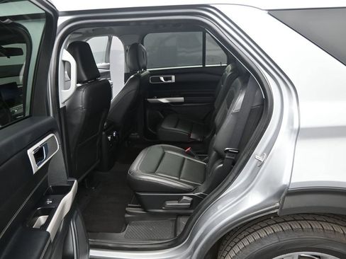 Used 2022 Ford Explorer XLT w/ Equipment Group 202A image 24