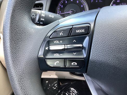 Used 2019 Hyundai Elantra SEL image 6