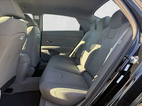 New 2026 Hyundai Elantra SE image 12