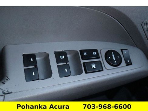 Used 2017 Hyundai Elantra SE image 18