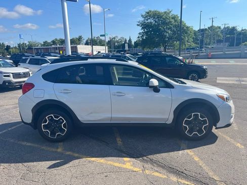 Used 2014 Subaru Crosstrek 2.0i Premium w/ Moonroof Package AWD/4WD image 4