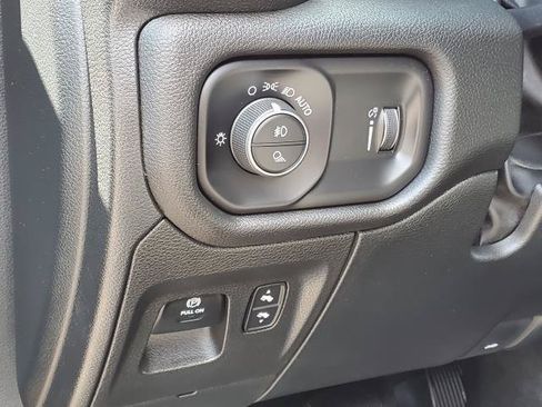 Used 2023 RAM 1500 Big Horn AWD/4WD image 9