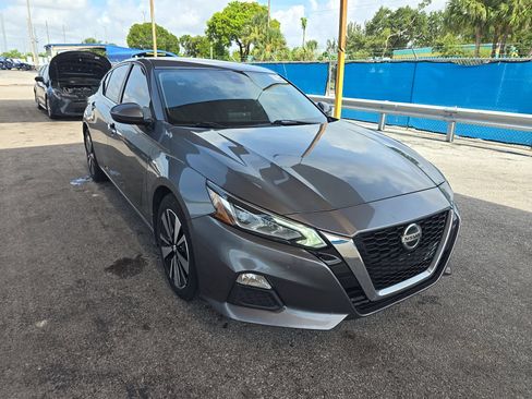 Used 2022 Nissan Altima 2.5 SV FWD image 4