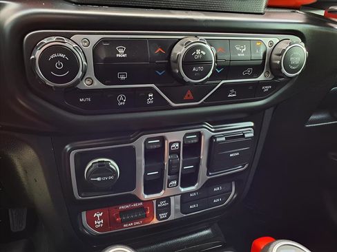 Used 2021 Jeep Wrangler Unlimited Rubicon image 9