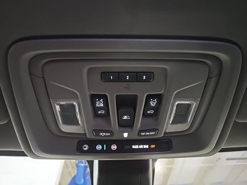 Used 2022 GMC Sierra 1500 Denali w/ Denali Premium Package AWD/4WD image 21