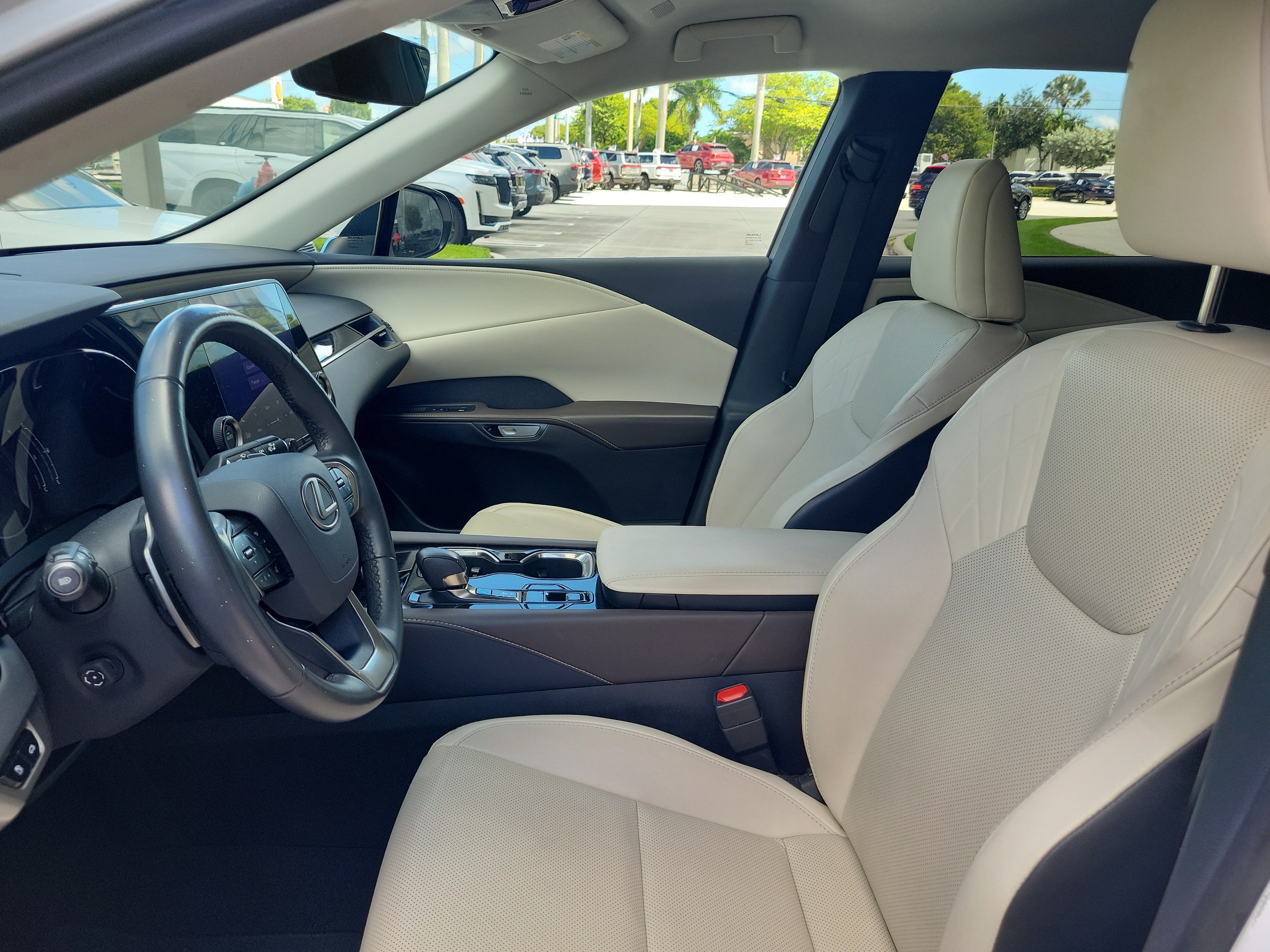 Used 2024 Lexus RX 350 FWD w/ Technology Package image 23