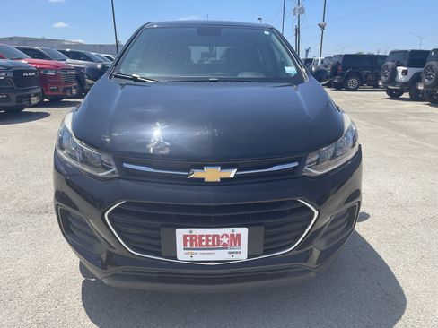 Used 2020 Chevrolet Trax LS w/ Tint and Cruise Package FWD image 9