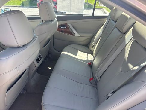 Used 2011 Toyota Camry XLE w/ XLE Extra-Value Pkg #2 FWD image 28