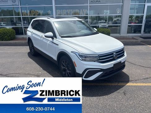 Used 2024 Volkswagen Tiguan SE w/ Panoramic Sunroof Package AWD/4WD image 1