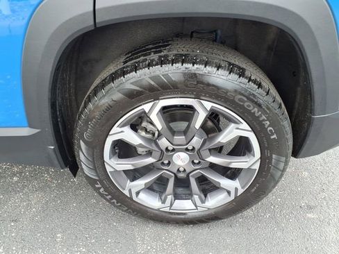 Used 2025 GMC Terrain Elevation w/ Elevation Premium Package AWD/4WD image 12