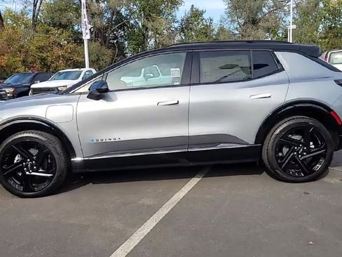 New 2026 Chevrolet Equinox EV RS image 5