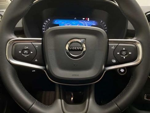 Used 2025 Volvo XC40 B5 Plus AWD/4WD image 35
