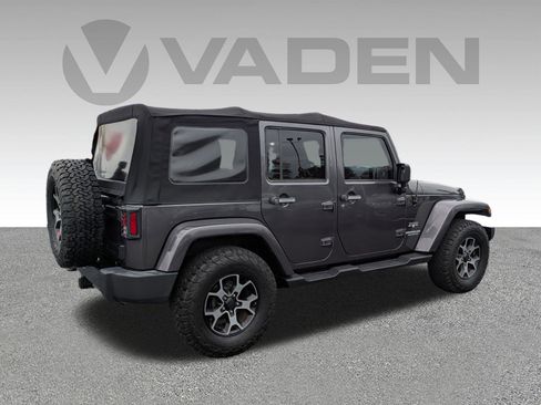 Used 2017 Jeep Wrangler Unlimited Sahara w/ Connectivity Group image 20