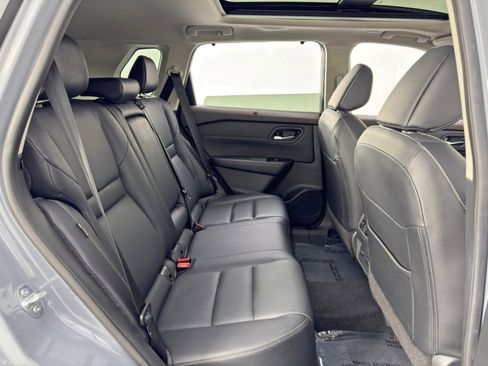 Used 2023 Nissan Rogue SL w/ SL Premium Package image 38