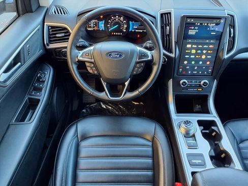 Used 2024 Ford Edge SEL image 6