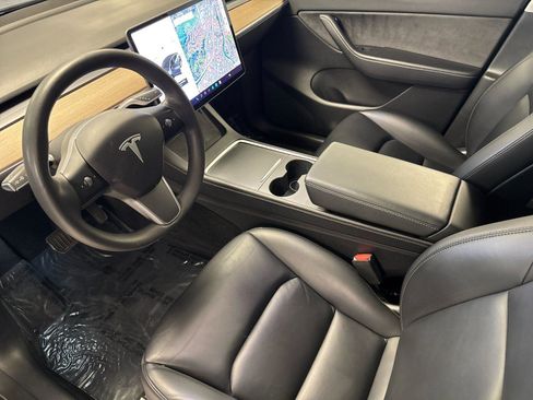 Used 2021 Tesla Model Y Long Range AWD/4WD image 9