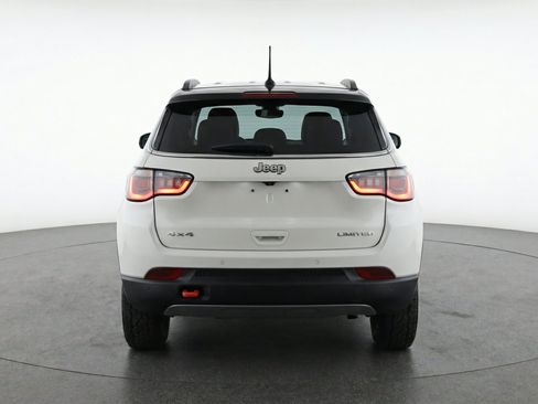 Used 2025 Jeep Compass Trailhawk AWD/4WD image 7