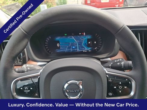 Certified 2024 Volvo XC60 B5 Plus w/ Protection Package Premier AWD/4WD image 20
